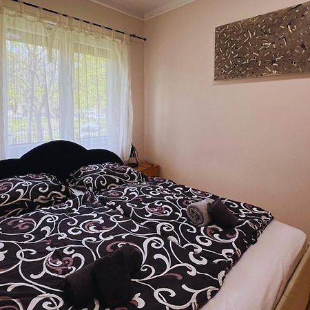 Family Friendly Apartman Будапеща Екстериор снимка