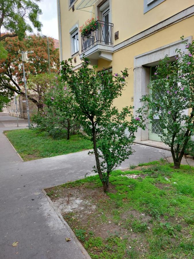 Family Friendly Apartman Будапеща Екстериор снимка